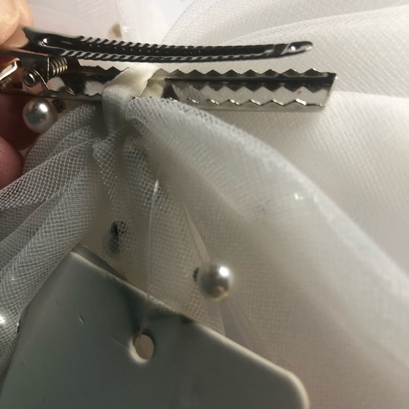 🆕 Elegant Sheer Pearl-Embellished Fabric Bow hairpiece 7in X 14in - Picture 7 of 11
